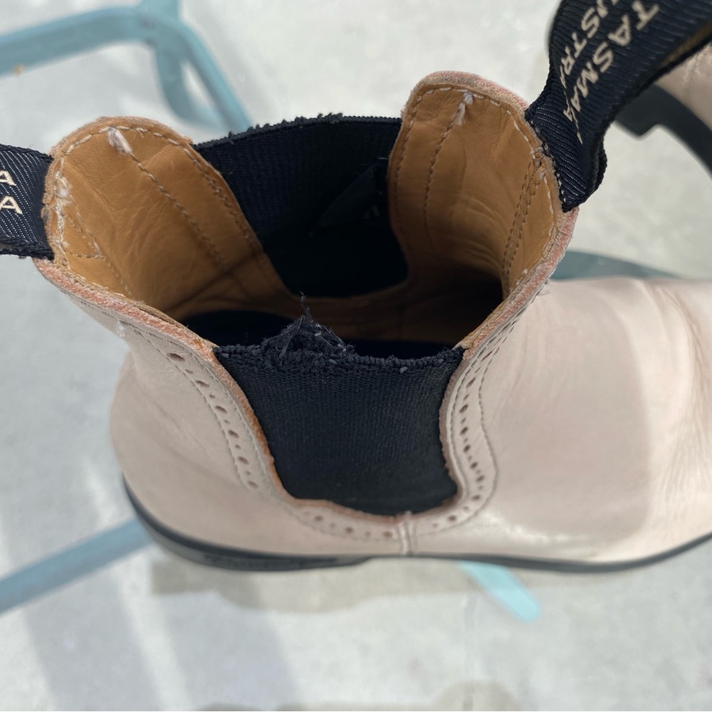 Blundstone Women's Cream Boots - Picture 2 of 8